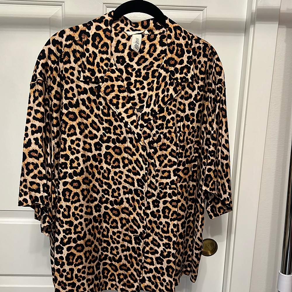 Ladies H&M Cheetah Print Blouse - Size XL